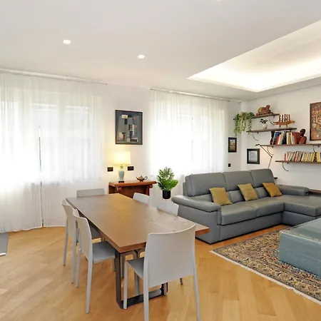 דירה Spacious And Cozy Flat With Two Bathroom *
