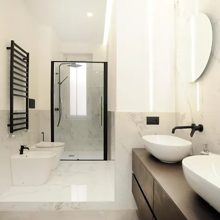 Spacious And Cozy Flat With Two Bathrooms *