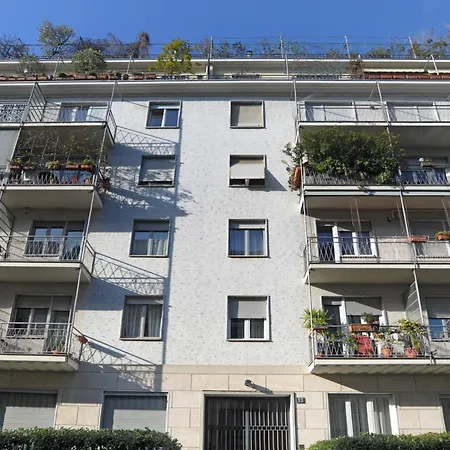 Spacious And Cozy Flat With Two Bathrooms Apartman