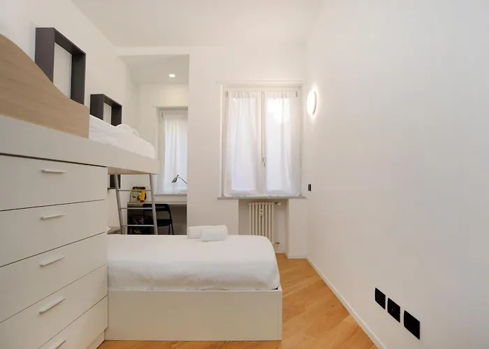 Spacious And Cozy Flat With Two Bthroom Apartment Mailand