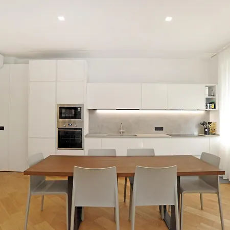 Spacious And Cozy Flat With Two Bthroom * Milán