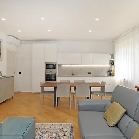 아파트 Spacious And Cozy Flat With Two Bathrooms 밀라노