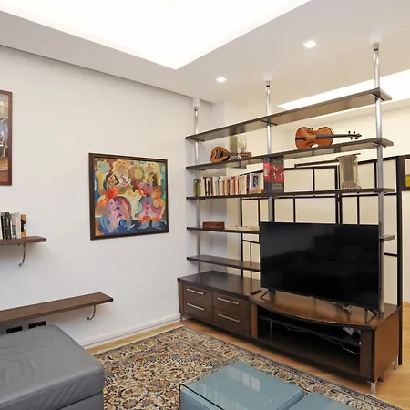 아파트 Spacious And Cozy Flat With Two Bathrooms