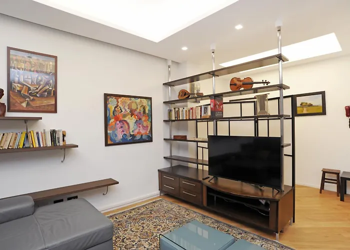Apartment Spacious And Cozy Flat With Two Bthroom