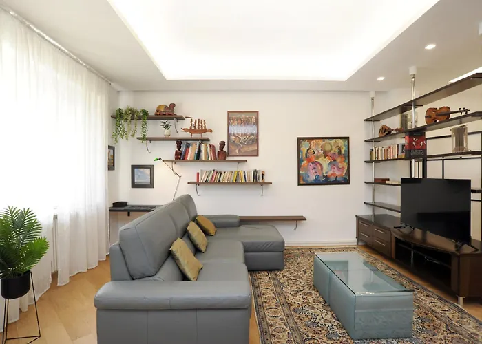 Apartment Spacious And Cozy Flat With Two Bthroom
