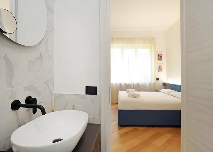 Spacious And Cozy Flat With Two Bthroom Apartment *